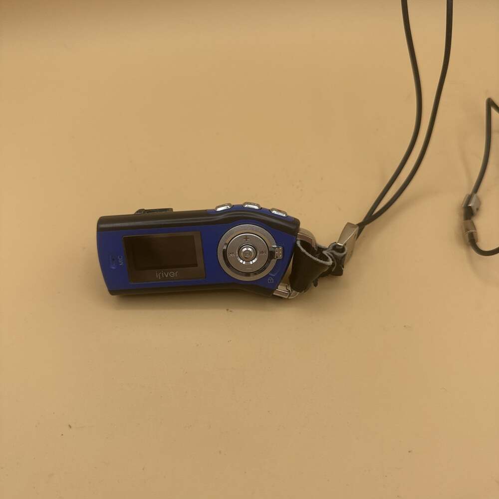 iRiver T10 1GB MP3 Player Blue/Black Doesn’t Work Parts Only